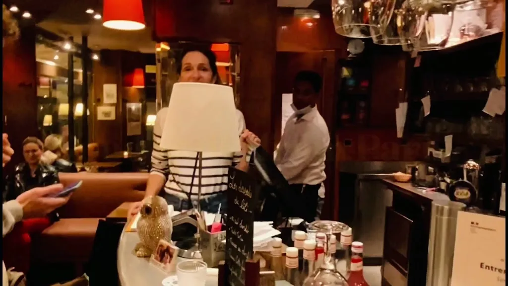 Louise Café_Paris_slider_image_2