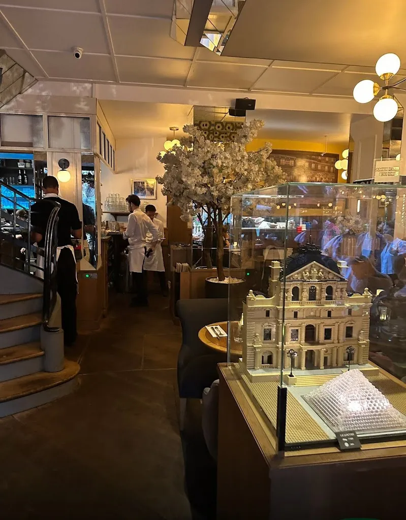 Café de la Régence_Paris_slider_image_3