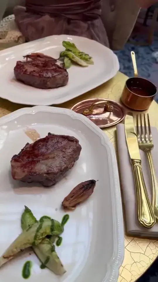 Krystal Zwiesineyi L. Chindori - Chininga_L'Officine du Louvre_Paris_review