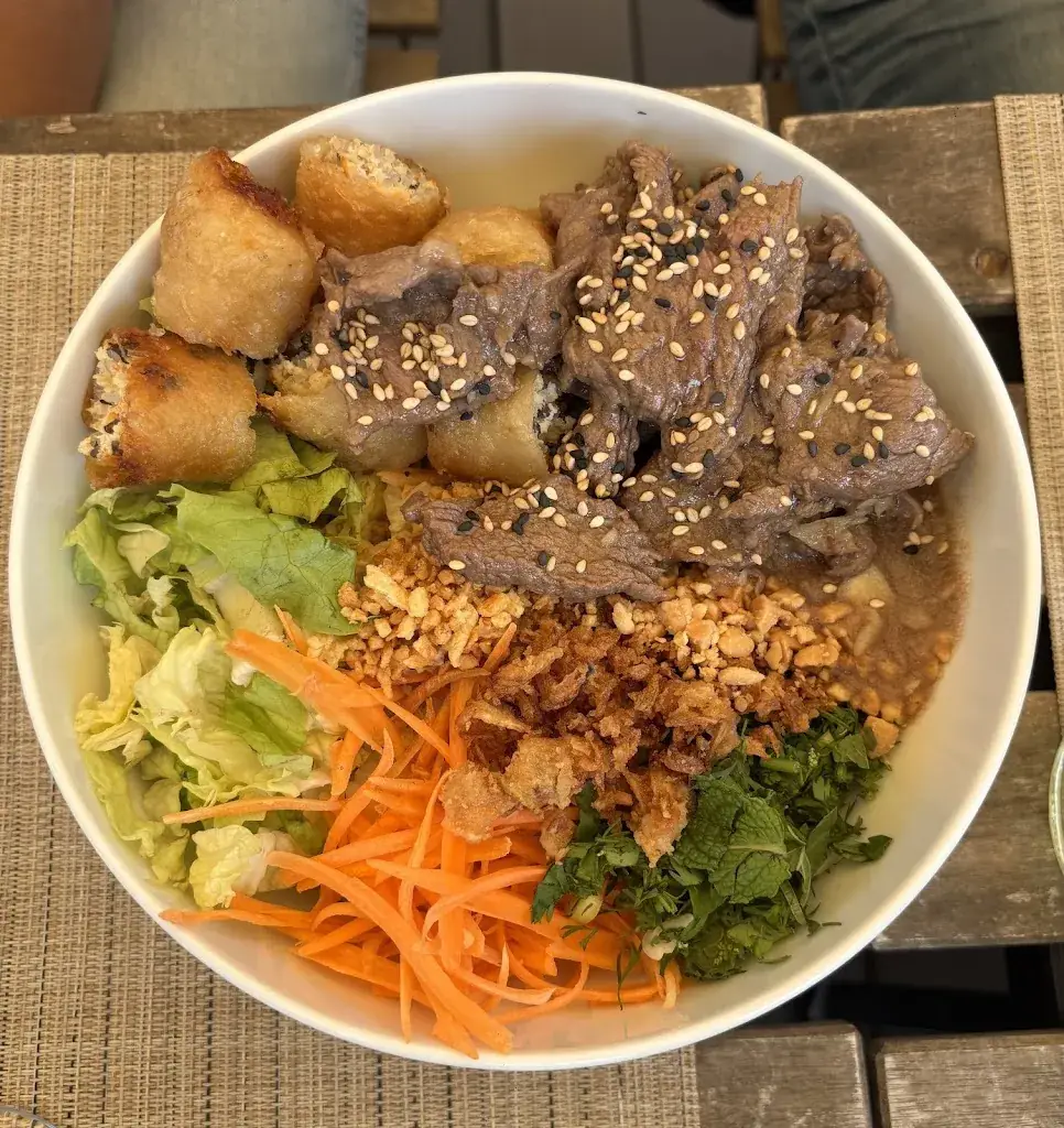 clarisse l_NYIAM Restaurant Hmong_Chassieu_review