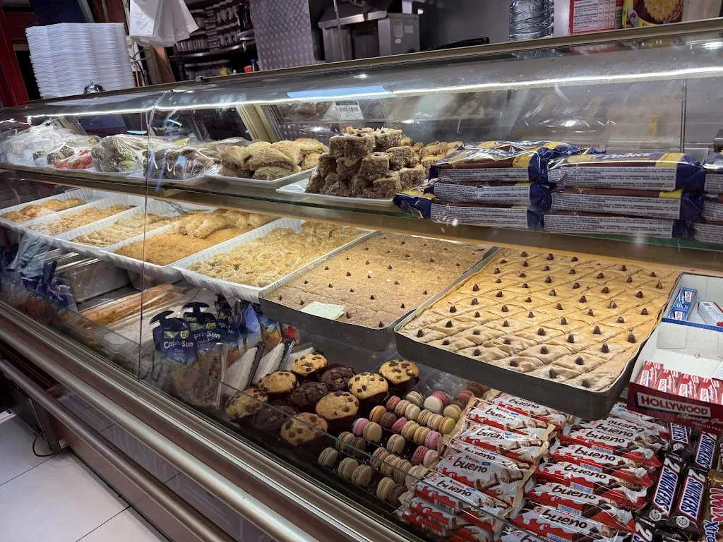 Jennifer Antonopoulos_Resto Louvre_Paris_review