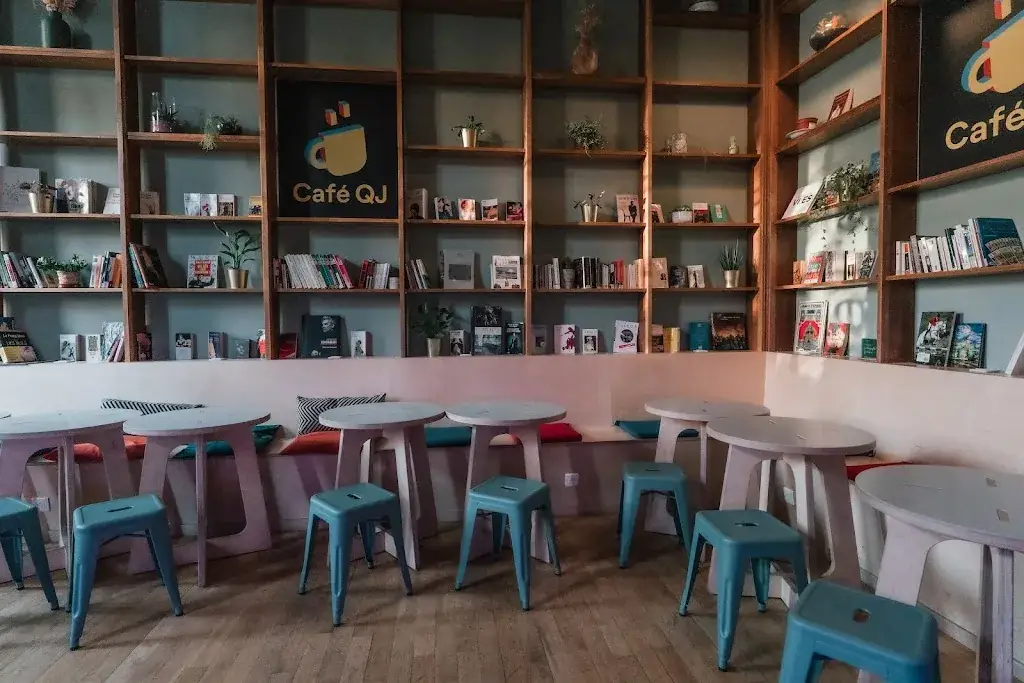 Café QJ_Paris_slider_image_1