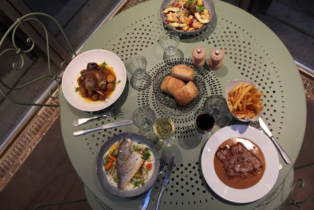 Café des Marronniers_Paris_slider_image_3