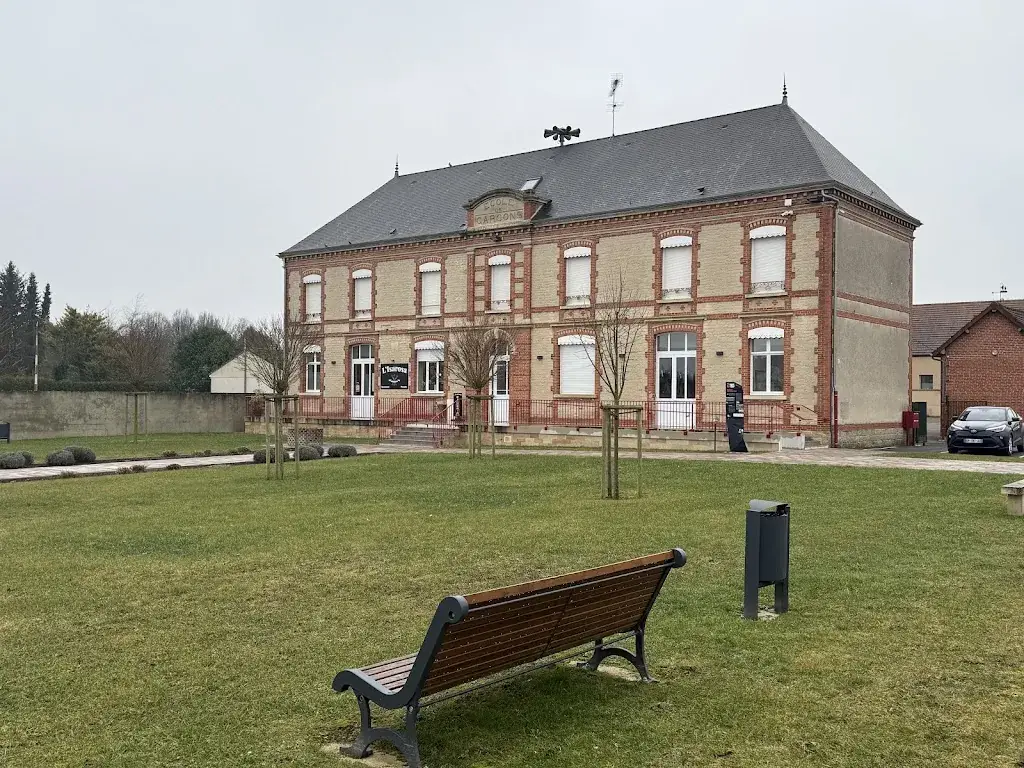 Gérard Lub_L'ISAROSA_Mailly-le-Camp_review