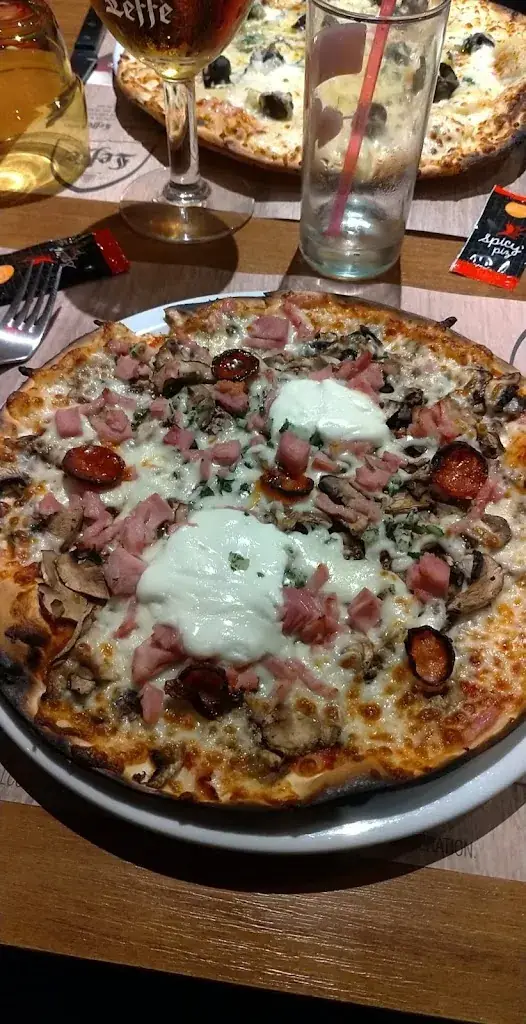 Pizzeria La Salsa + distributeur de pizzas 24h/24, 7j/7_Mailly-le-Camp_slider_image_2