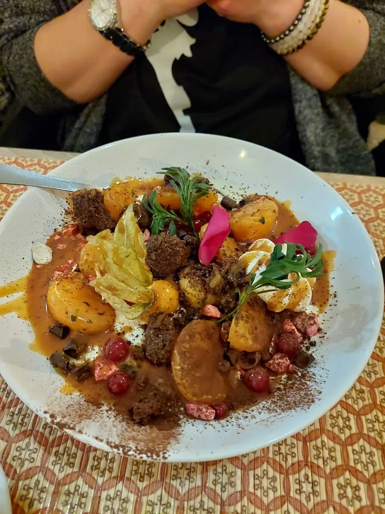 Ghislaine Becker_Bistrot aimant_Marange-Silvange_review