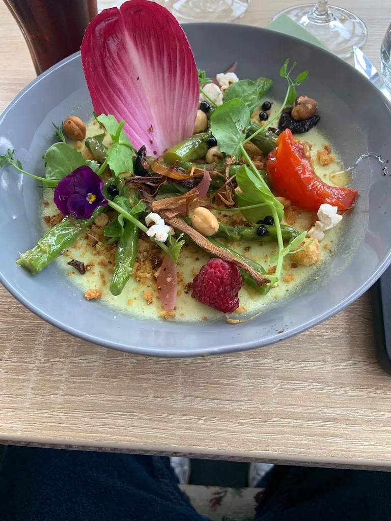 Sandra KELLER_Bistrot aimant_Marange-Silvange_review