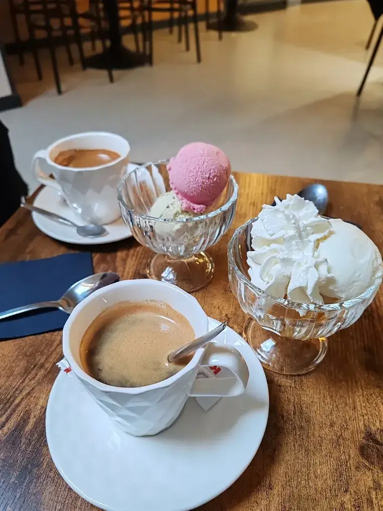 Pomme Happy_LA BELLE ÉPOQUE_Malzéville_recensione