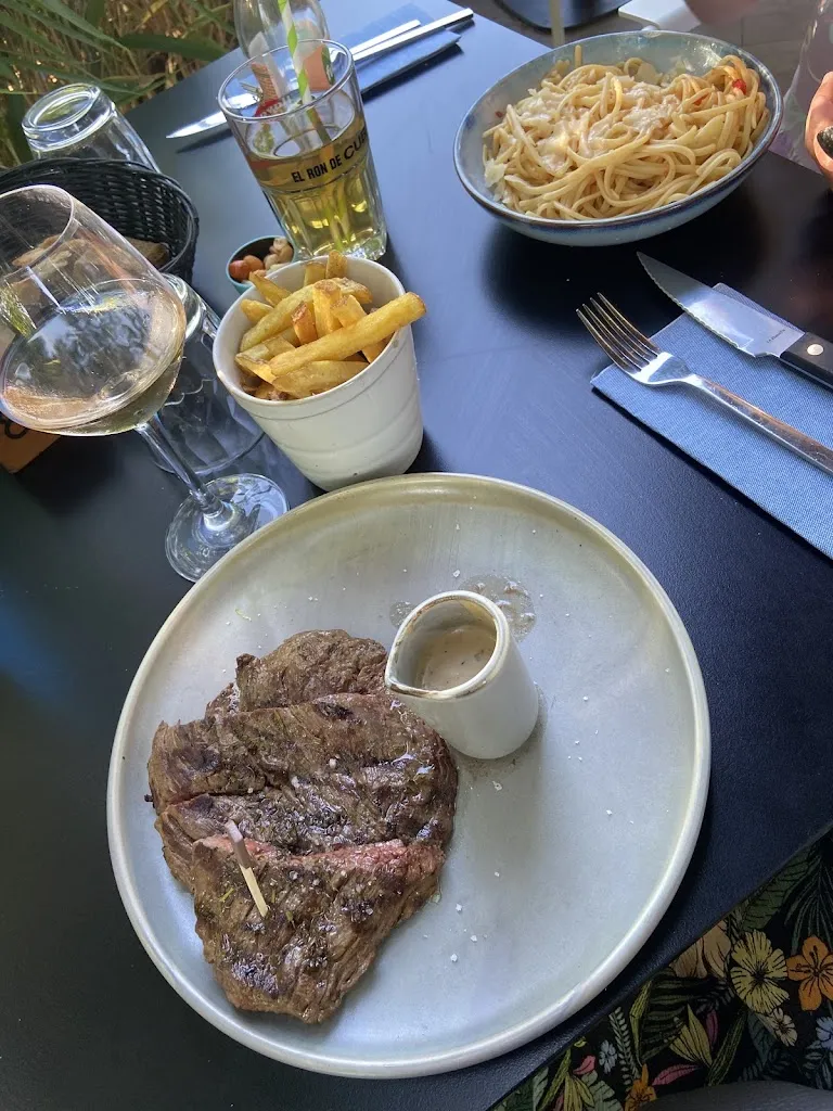 kelly driedijk_Le Belvédère, Brasserie Contemporaine_Mesnil-Saint-Père_review