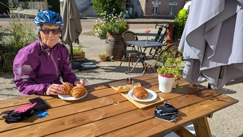 Christine Byrne_Coeur de Village_Mesnil-Saint-Père_review