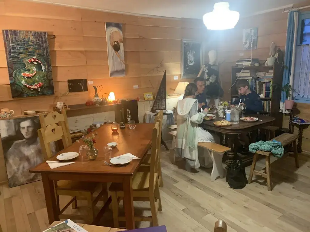 Evelien Van de Mert_Coeur de Village_Mesnil-Saint-Père_review