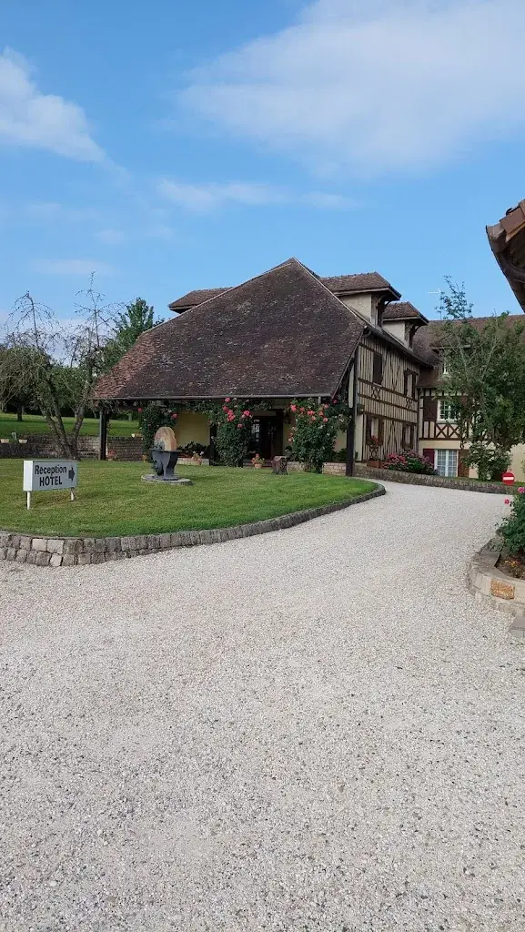 John Smith_Logis Hôtel Relais Paris Bâle - Restaurant La Mangeoire_Montiéramey_review