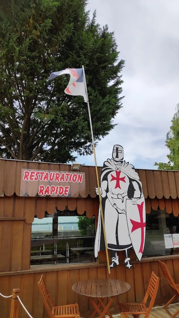 Double Dee_La Halte des Templiers_Mesnil-Saint-Père_review