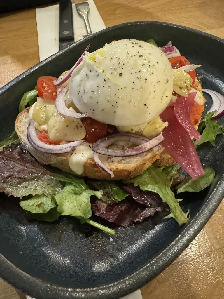 Lisa Abrahams_MARGOTT Restaurant_Chassieu_review