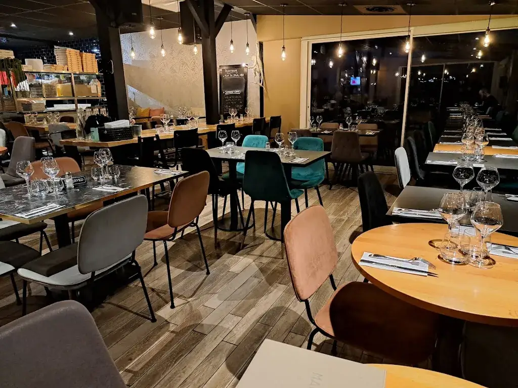 MARGOTT Restaurant_Chassieu_slider_image_3