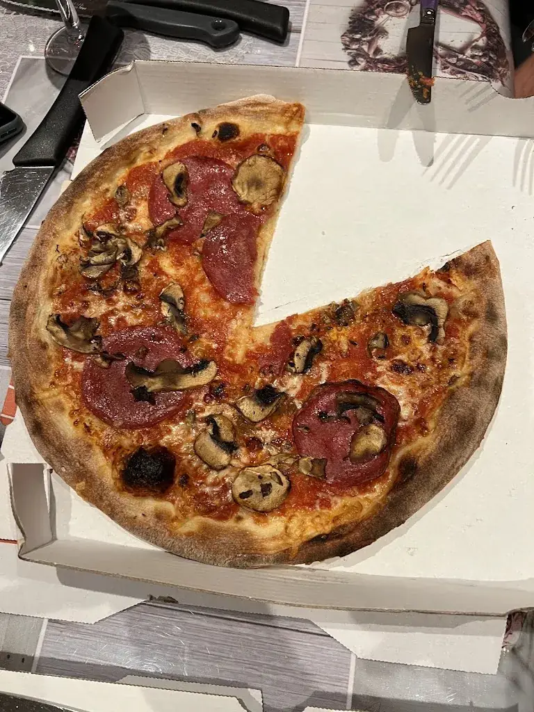 Dimitri Van B_Pizzeria LA VITA E BELLA_Marckolsheim_review