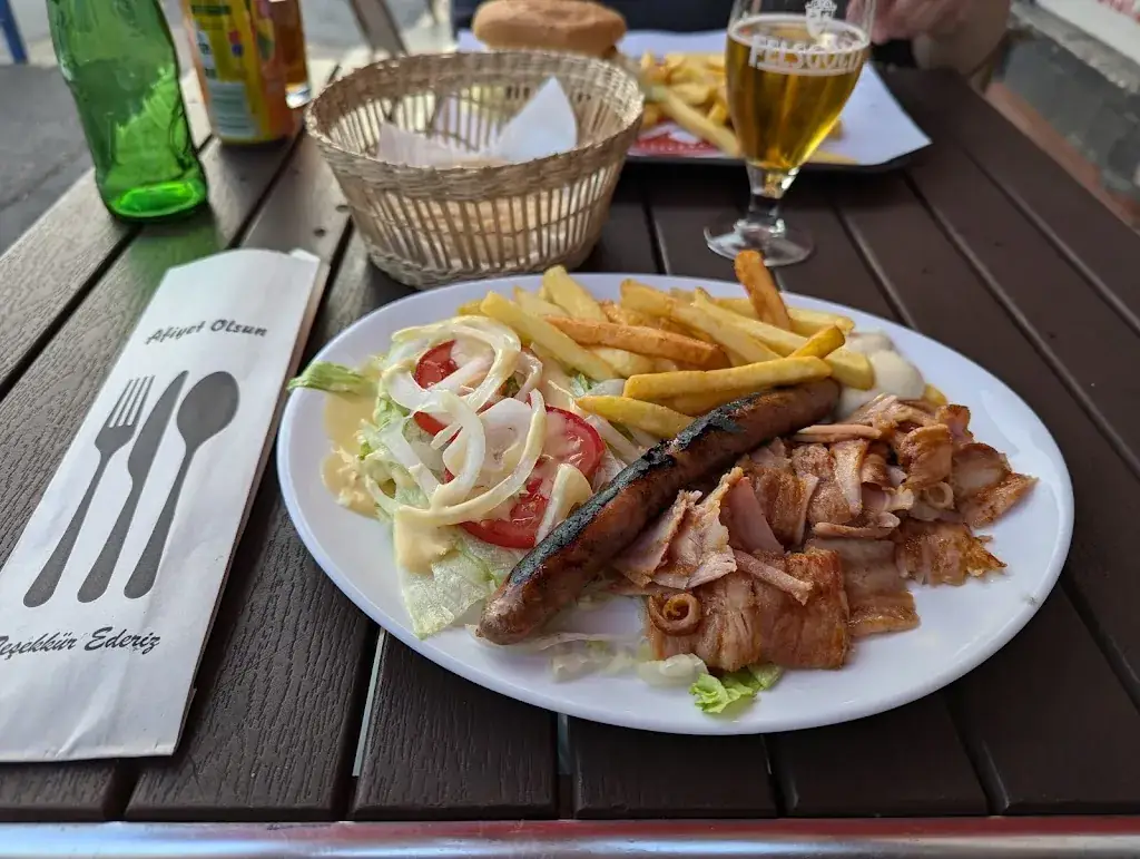 L'Antalya Restaurant in Monthermé