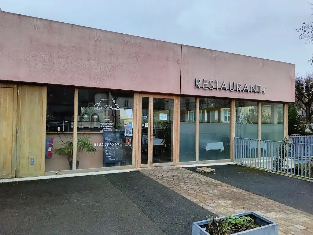 Le Merelis Restaurant in Méréville