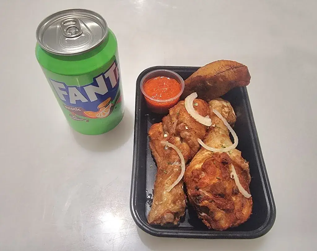 Nadlay chickens restaurant in Angerville