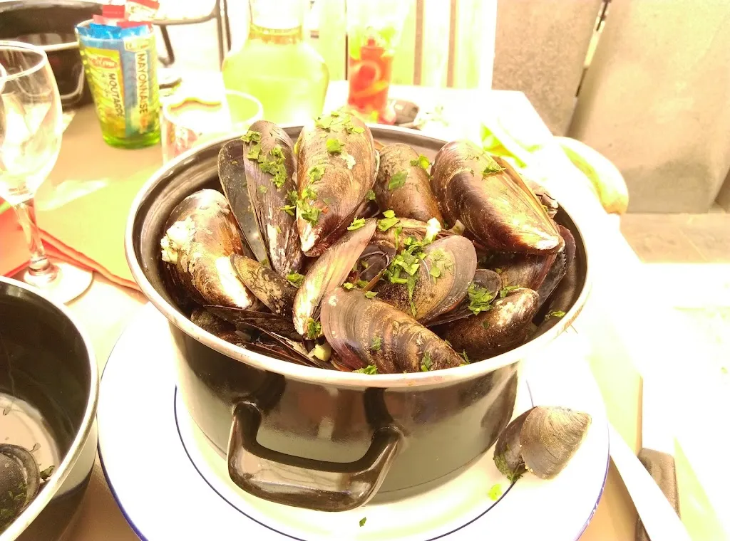 Bar-Café Le Parisien_Der_slider_image_2