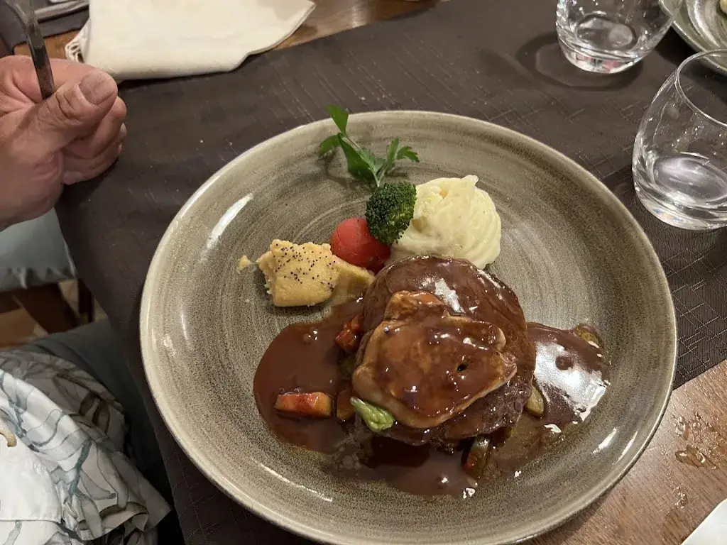 Abel Ramirez_La Grange Aux Abeilles_Giffaumont-Champaubert_review