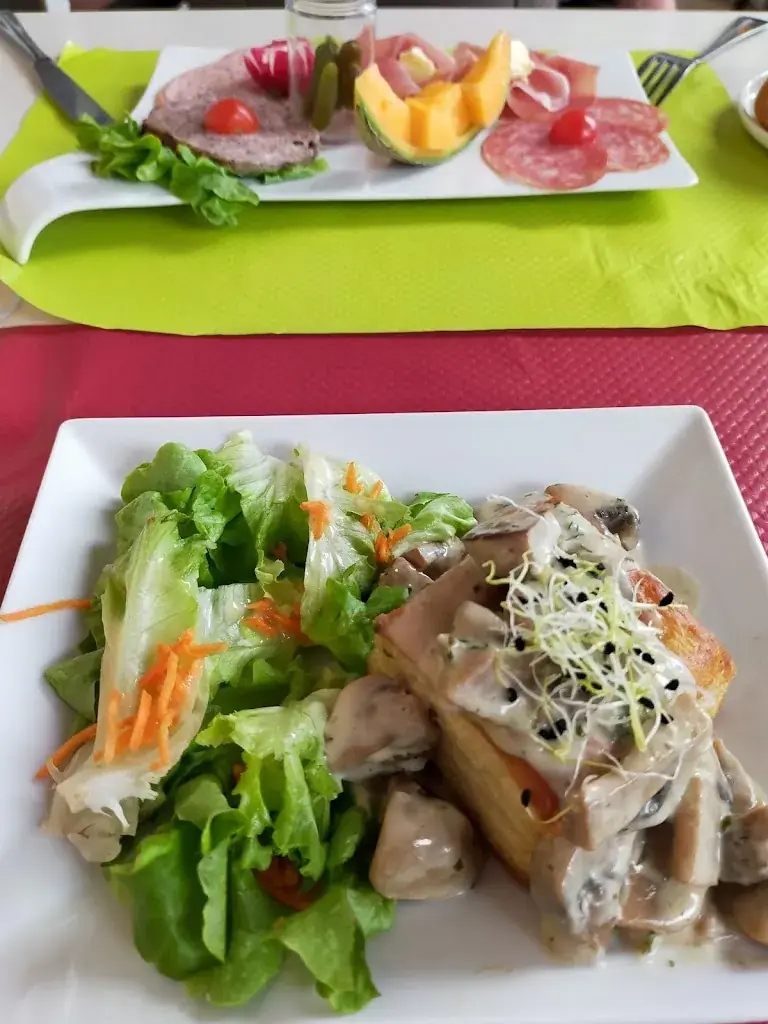 francoise delesalle_Le Chaudron_Mirecourt_review