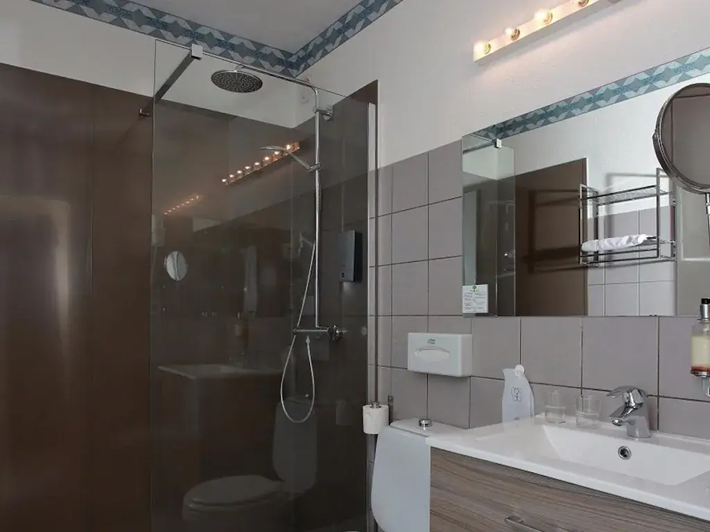 Logis Hôtel le Luth_Mirecourt_slider_image_3