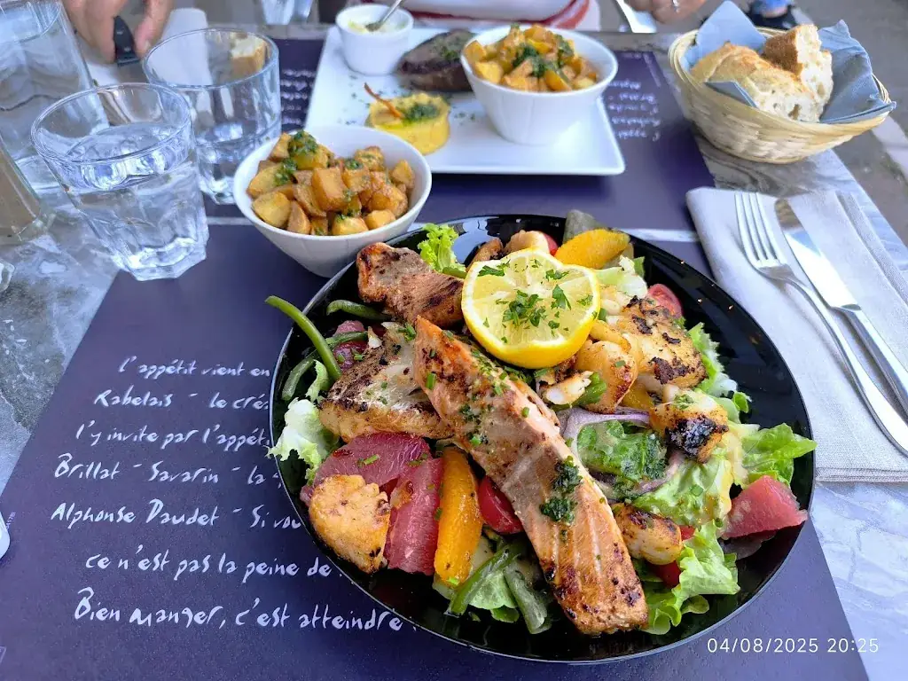 Rachel Claude_La syllabe_Montbrison_review