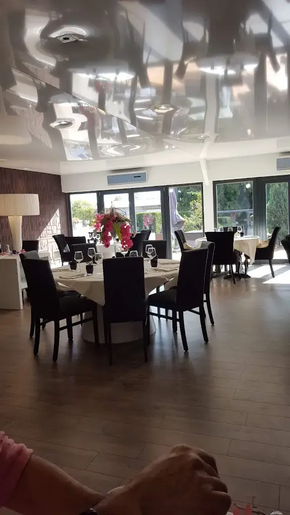 gitana Lauer_HOTEL RESTAURANT TOQUE et PASSION_Morhange_review