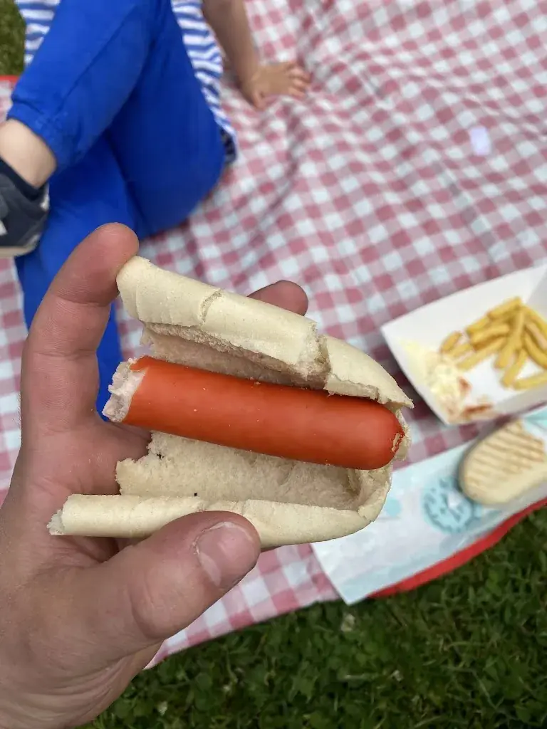Maxime Perez_La cabane de l'étang_Savigneux_review