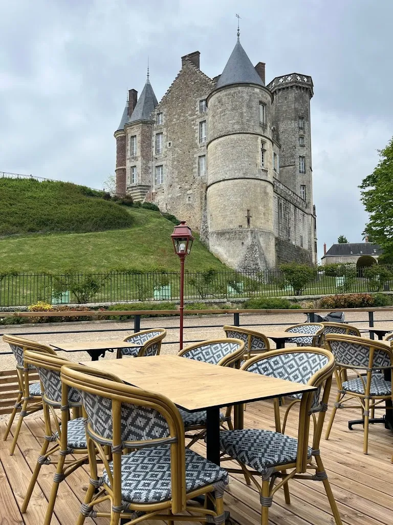 Le Chandelier restaurant in Montmirail
