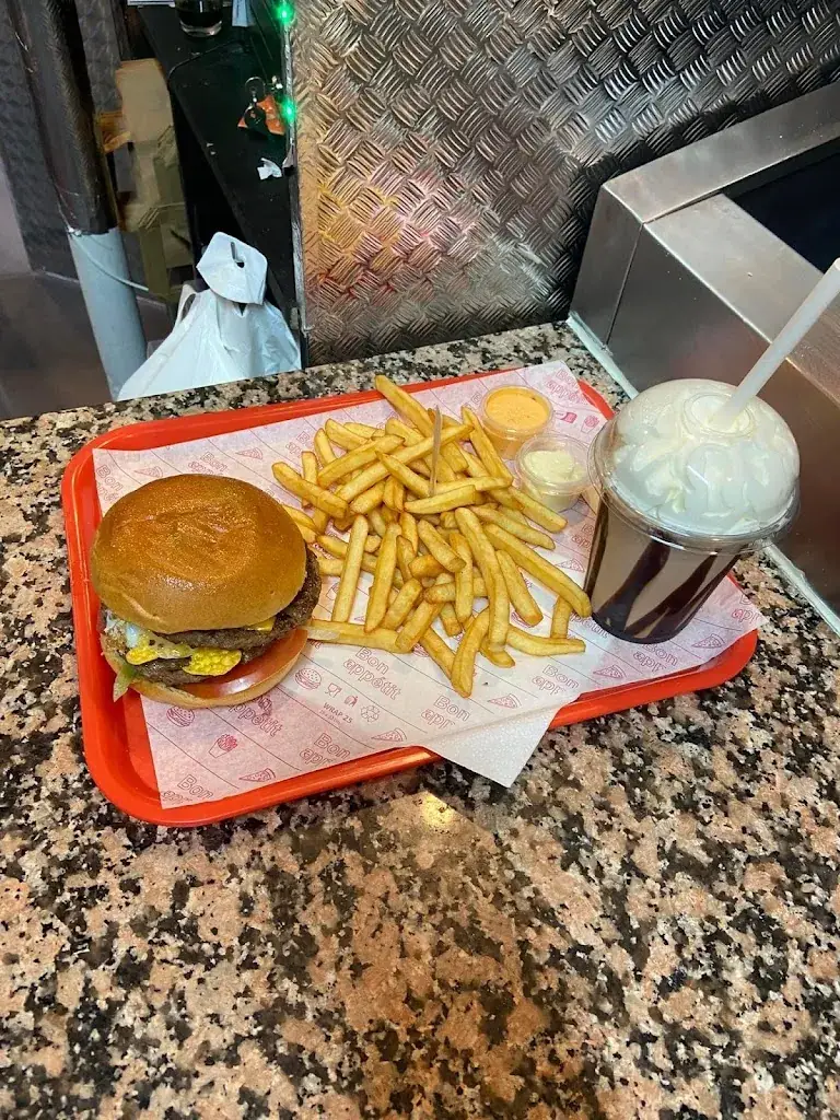 Jinene FOOD MONTMIRAIL_Montmirail_slider_image_3