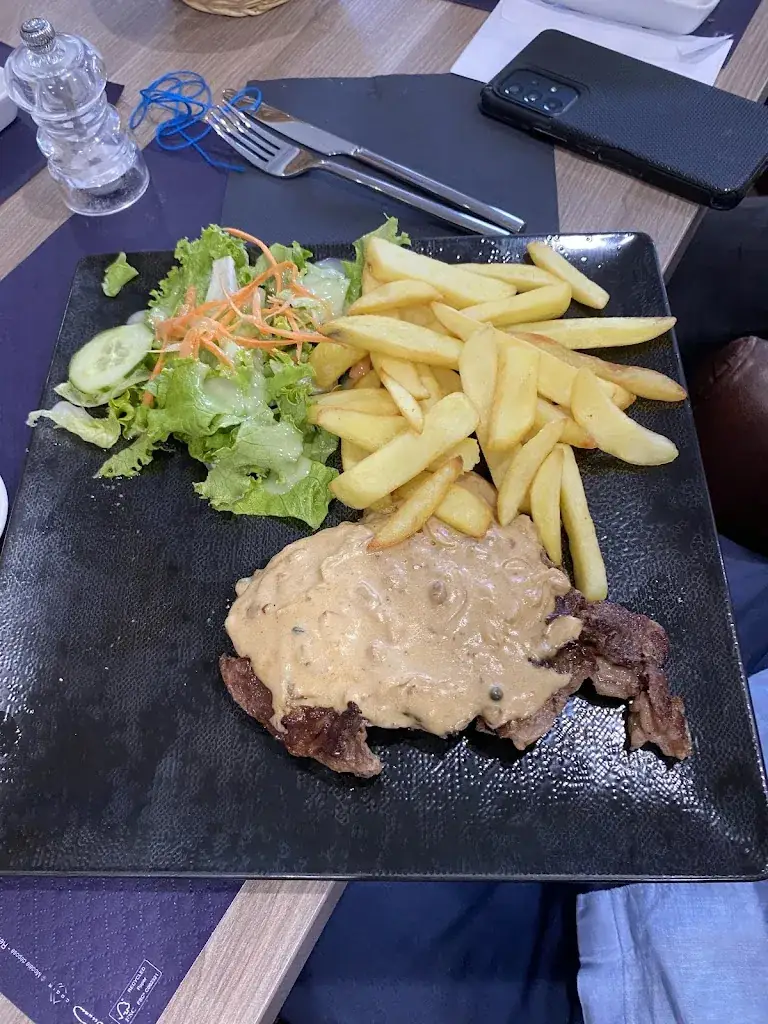 Bob Farmer_Restaurant Le Château_Montmirail_review