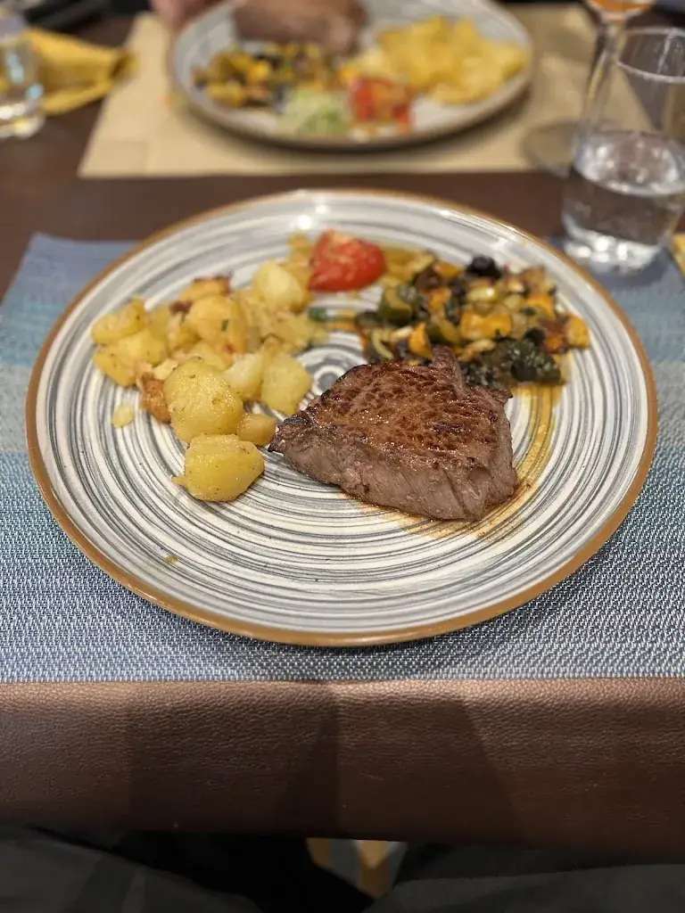 Roman_Chez J&P_Montigny-lès-Metz_review