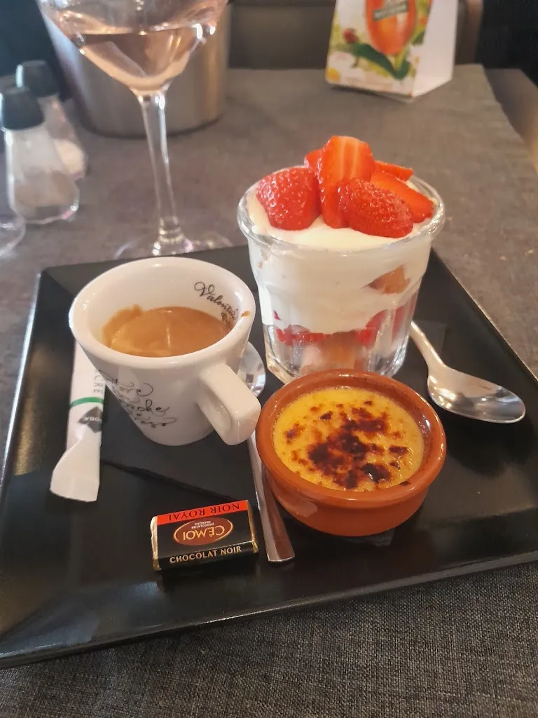 Jonna Wilk_CHEZ PAVA_Metz_review