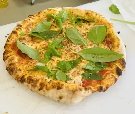 Pizzeria Piazza di Ofena_Neufchef_slider_image_1