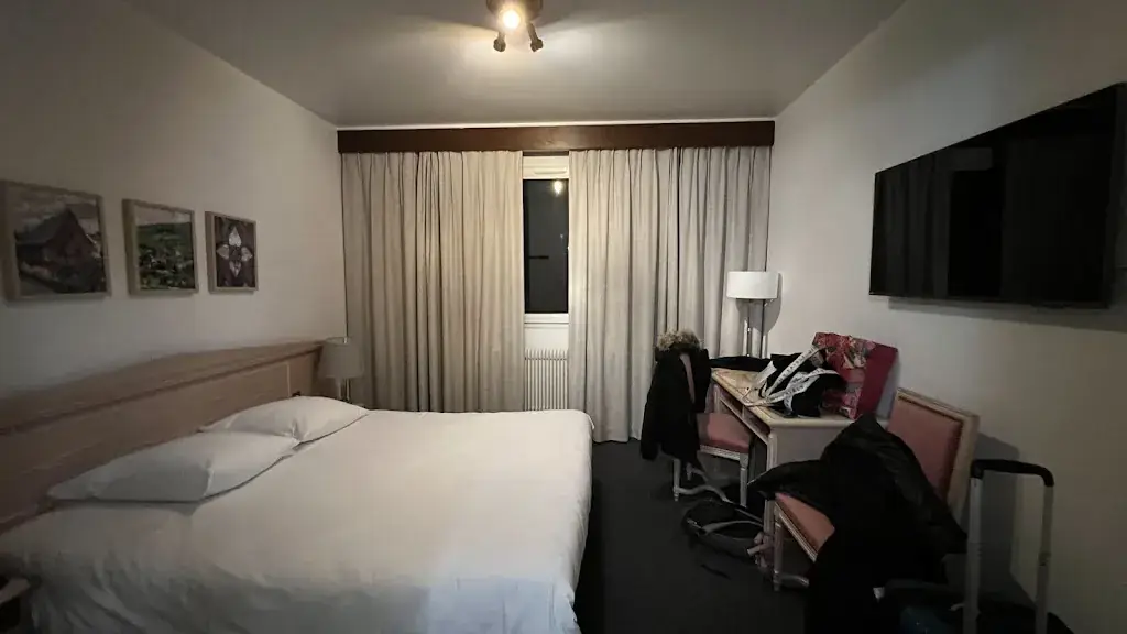 Globetrot With Mikalys_L'Ours De Mutzig_Mutzig_review