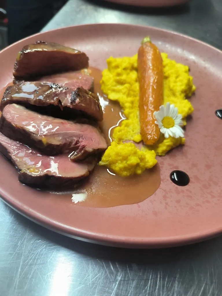 Restaurant À la Croisée_Saint-Marcellin-en-Forez_slider_image_2