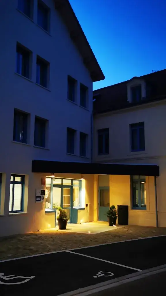 Hôtel Du Commerce-Restaurant Au Couteau_Nogent_slider_image_2