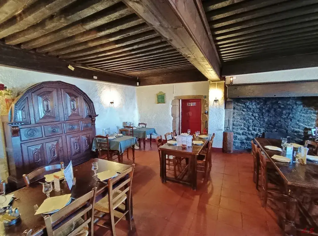 Auberge la Césarde_Marcilly-le-Châtel_slider_image_1