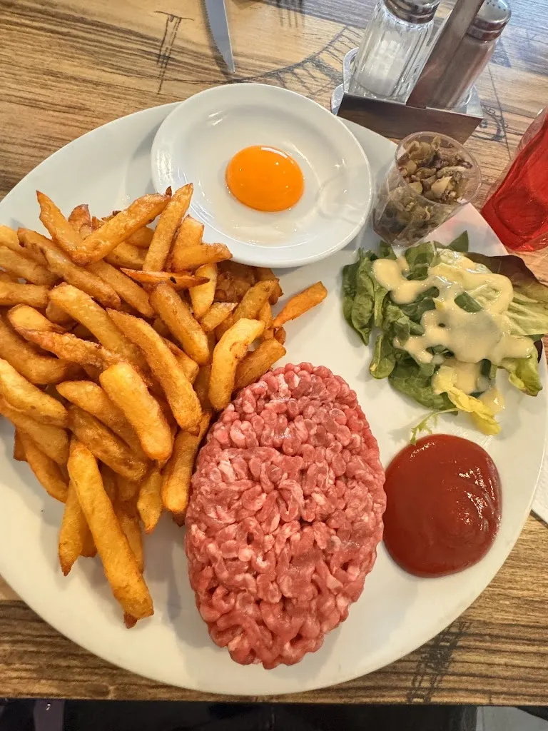 Matheo Lacroix_La Parenthèse_Bogny-sur-Meuse_review