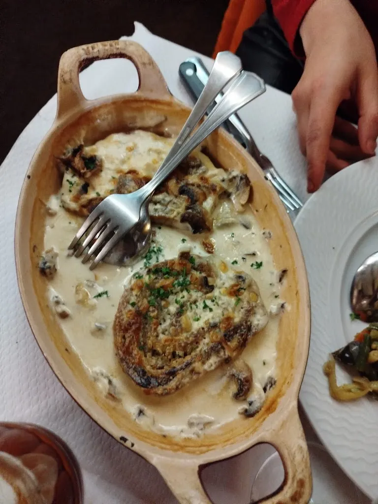 Nisrine Kasmi_Au Boeuf Noir_Oberbronn_review