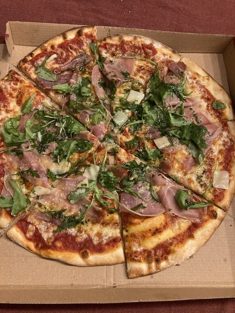 Proper Pizza_Oberhausbergen_slider_image_3