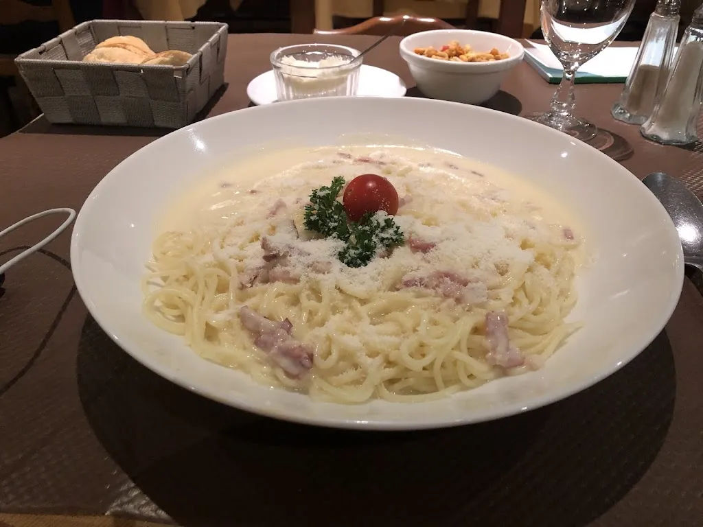 Lucas Kovács_Restaurant-Pizzeria Le Perroquet_Luxembourg_review