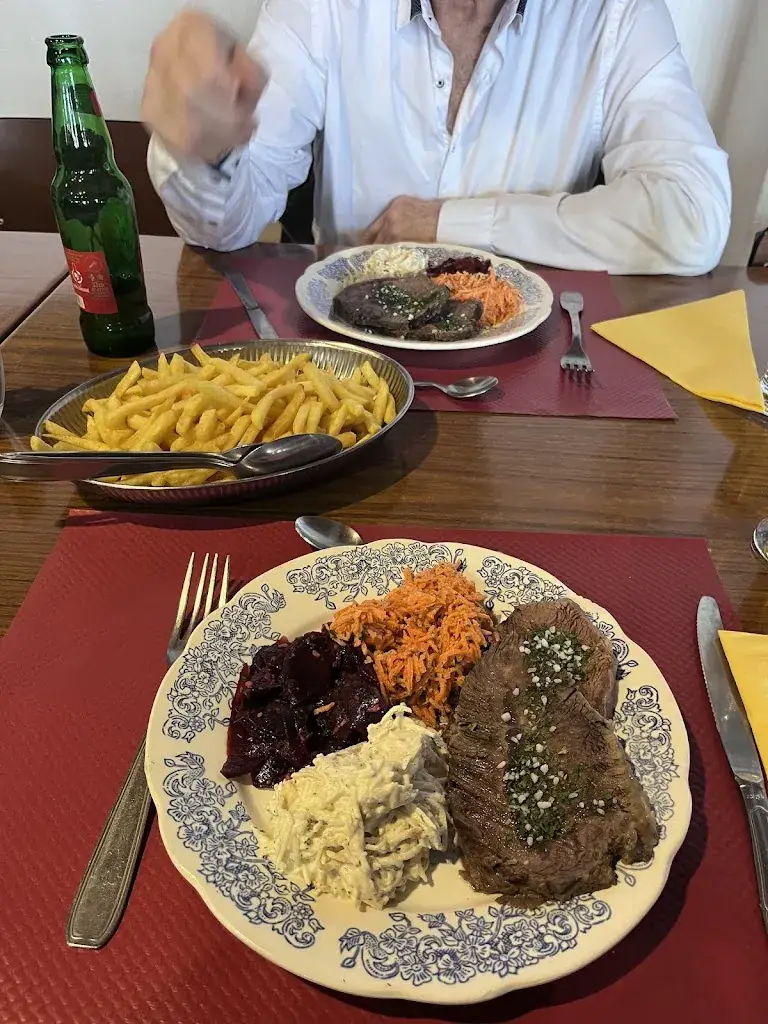 Jeremy MULLER_Assoc Le Schauenberg Cafe Rest_Pfaffenheim_review