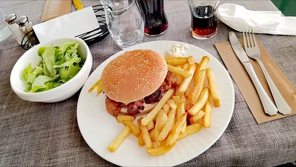 B C_Restaurant ESAT Travail Et Espérance, APEDI ALSACE_Mundolsheim_review