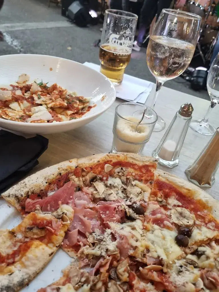 Trisha Robertson_Le Capriccio_Châteauneuf-Grasse_review