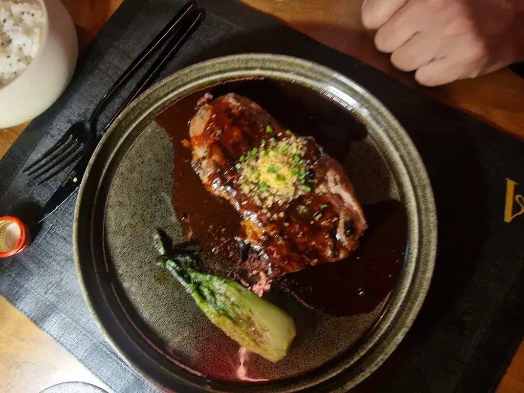 SAMIHOUSSEMEDDINE BABOUCHE_ITZA LA PYRAMIDE_Vendenheim_review