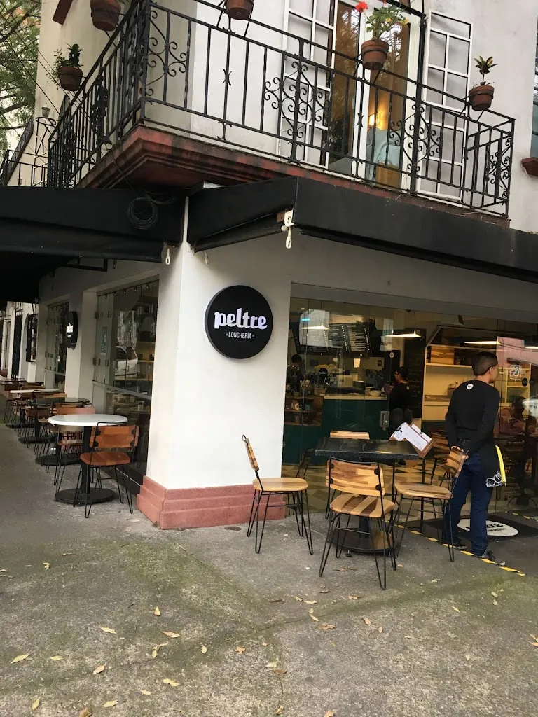 Peltre restaurant in Mexico