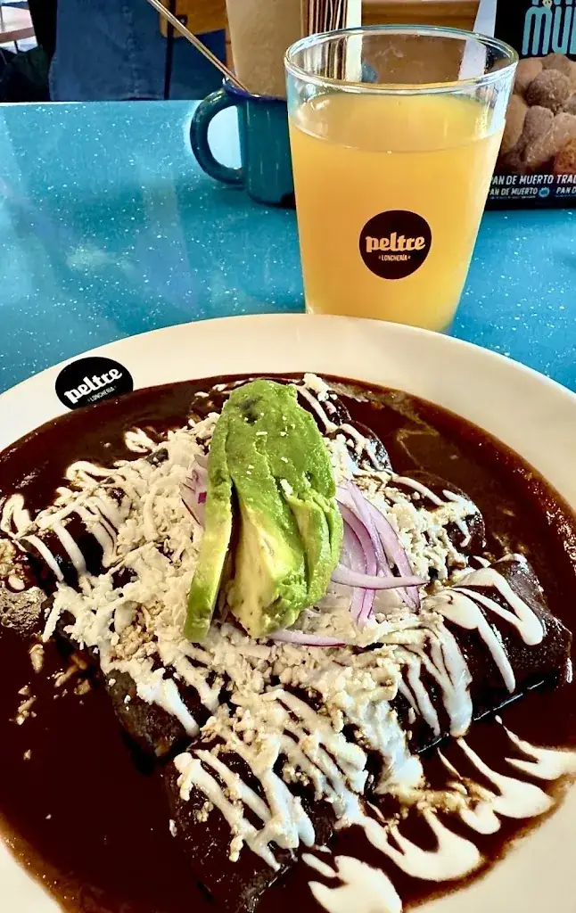 Lucas Svaren_Peltre_Mexico_review